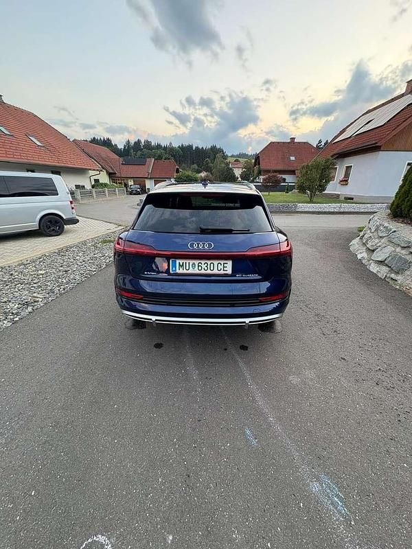 Gebraucht Audi e-tron S-Line 230 kW (313 PS) 2020 Blau SUV