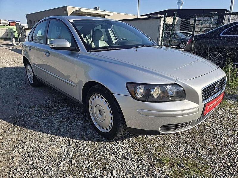 Grau Gebraucht 2006 Volvo S40 Limousine | € 6.990 - Bild 1/4