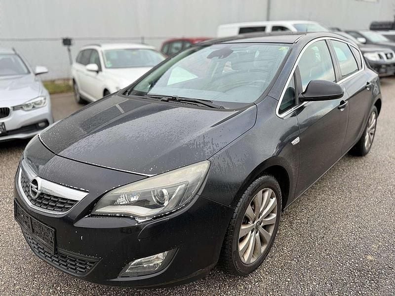 Schwarz Gebraucht 2010 Opel Astra Cosmo Limousine | € 2.499 (Fairer Preis) - Bild 1/4