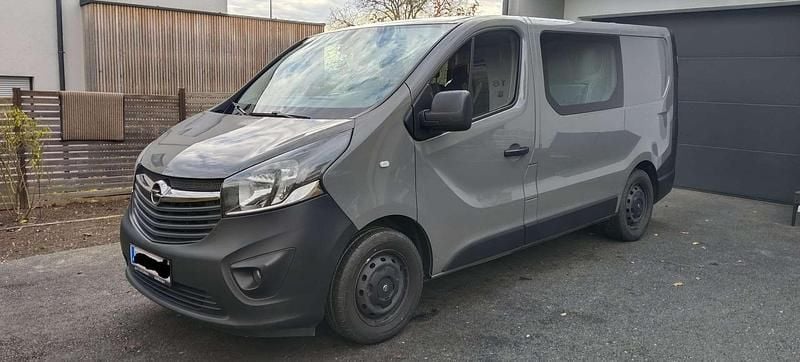 Grau Gebraucht 2016 Opel Vivaro Van / Kleinbus | € 13.590 (Fairer Preis) - Bild 1/4
