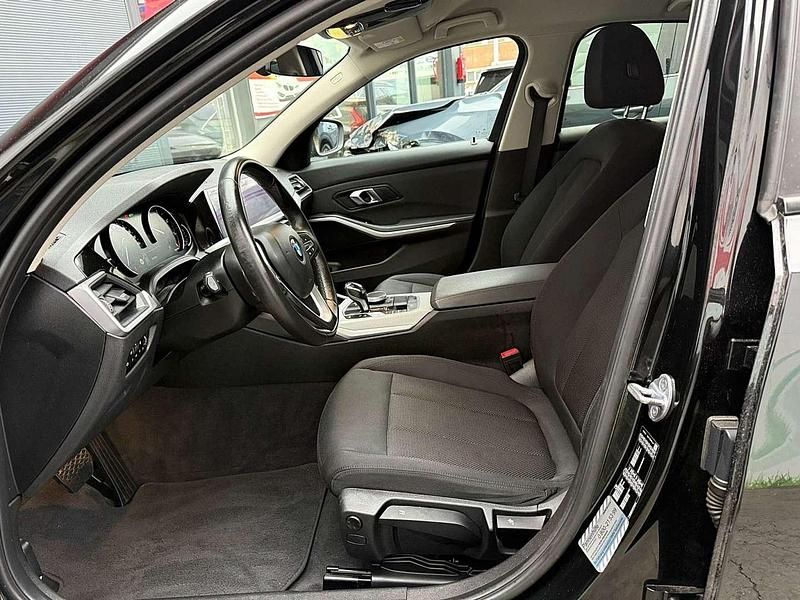 Gebraucht BMW 318 150 PS (110 kW) 2019 Schwarz Limousine