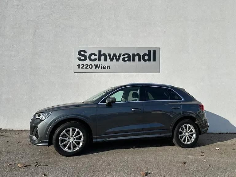 Grau Gebraucht 2019 Audi Q3 S-Line SUV | € 28.890 (Fairer Preis) - Bild 1/4