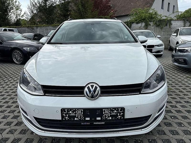 Weiß Gebraucht 2014 VW Golf VII Highline Kombi | € 6.290 (Superpreis) - Bild 1/4