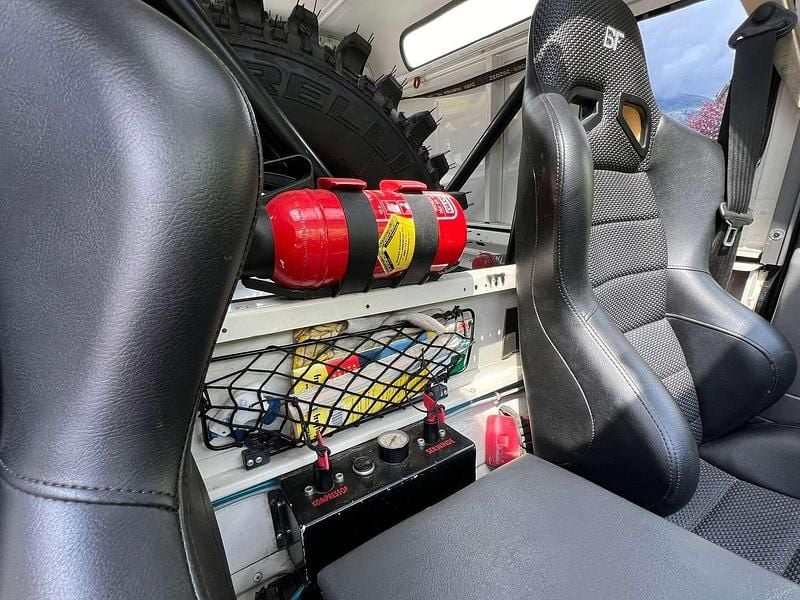 Gebraucht Land Rover Defender 113 PS (83 kW) 1998 Grau SUV