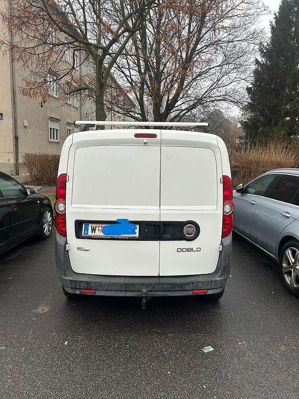 Gebraucht Fiat Doblò 90 PS (66 kW) 2012 Weiß Van / Kleinbus