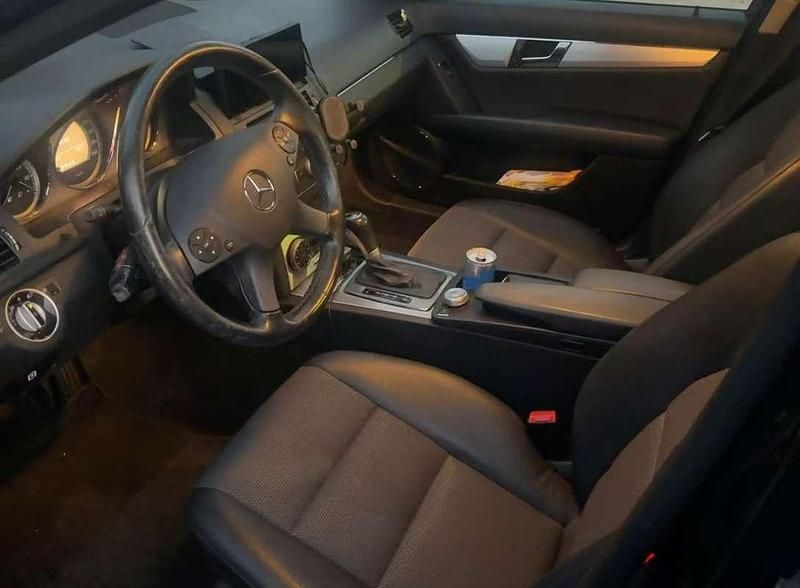 Gebraucht Mercedes C180 Elegance 120 PS (88 kW) 2011 Schwarz Limousine