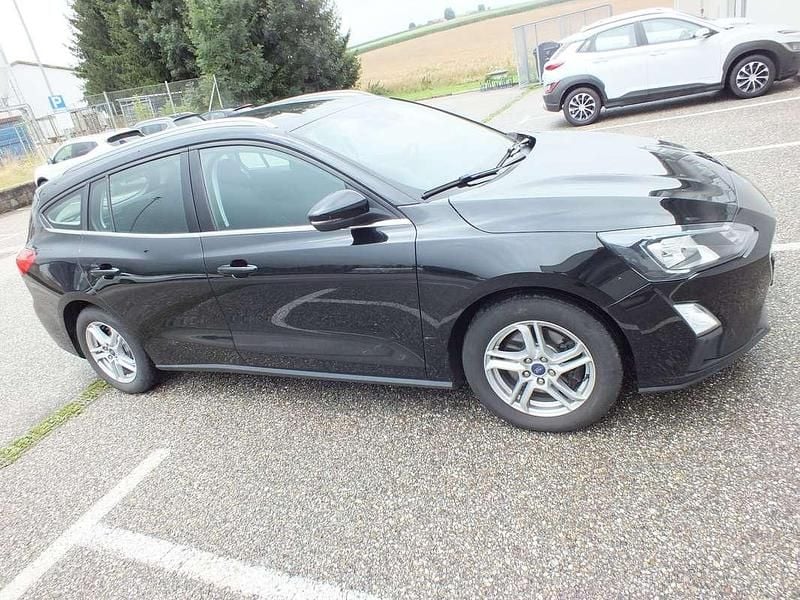 Gebraucht Ford Focus Titanium 120 PS (88 kW) 2022 Schwarz Kombi