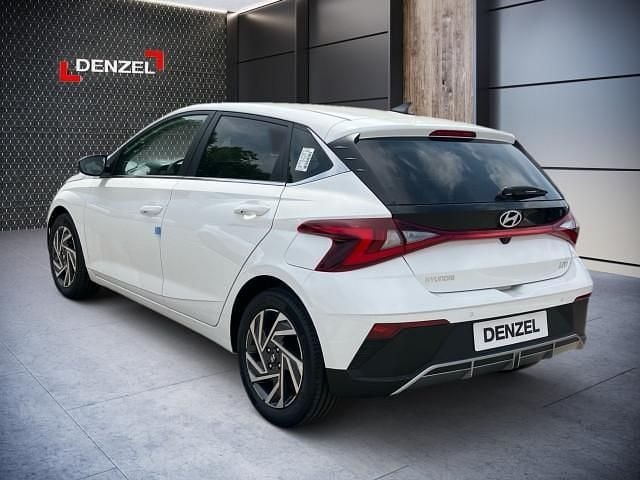 Gebraucht Hyundai i20 GO! 79 PS (58 kW) 2024 Atlas white Limousine