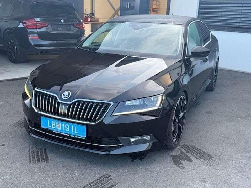 Gebraucht Skoda Superb 120 PS (88 kW) 2017 Schwarz Limousine