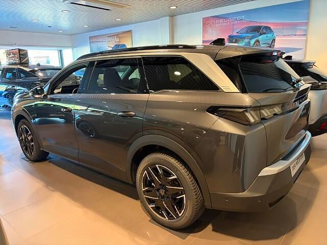Neu Peugeot 5008 145 PS (106 kW) 2025 Grau SUV