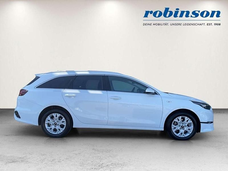 Gebraucht Kia Ceed Sportswagon Silver 140 PS (102 kW) 2024 Weiß Kombi