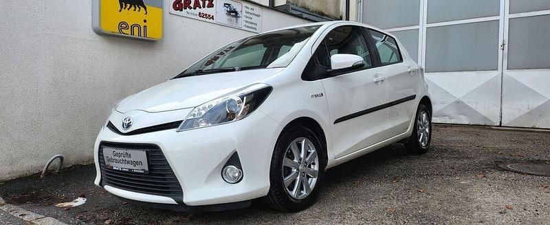 Gebraucht 2013 Toyota Yaris Hybrid Lounge Kleinwagen | € 7.460 - Bild 1/4