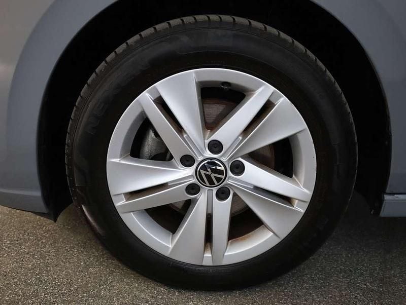 Gebraucht VW Golf VIII Life 110 PS (80 kW) 2024 Grau Limousine