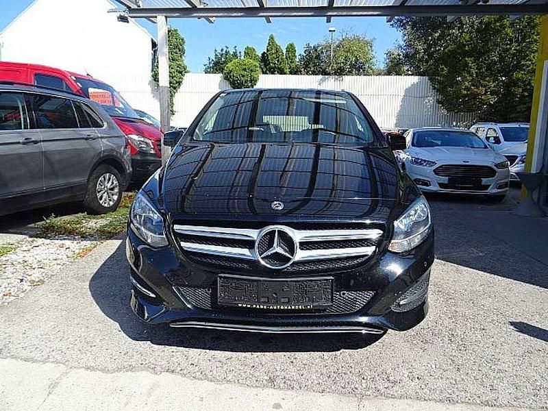 Schwarz Gebraucht 2018 Mercedes B180 Edition Van / Kleinbus | € 18.990 (Etwas zu teuer) - Bild 1/4
