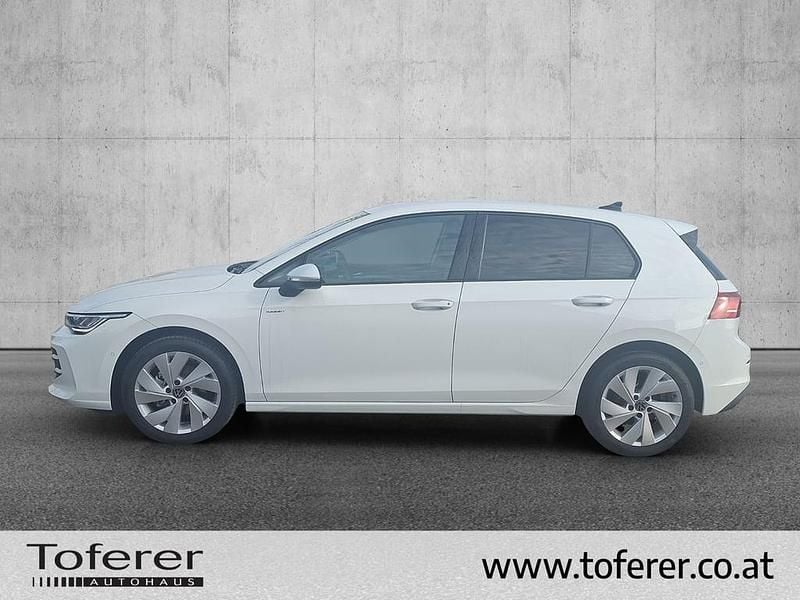 Neu VW Golf VIII 115 PS (84 kW) 2026 Weiss  normal