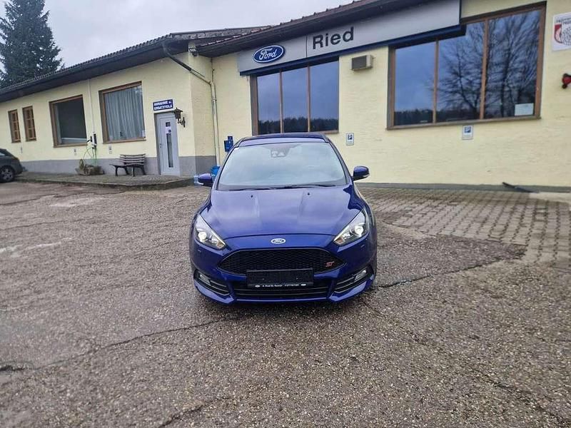 Gebraucht Ford Focus ST 185 PS (136 kW) 2016 Blau Kleinwagen