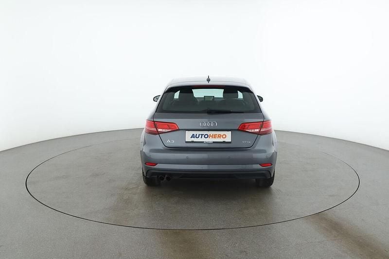 Gebraucht Audi A3 Sportback 150 PS (110 kW) 2018 Grau Kleinwagen