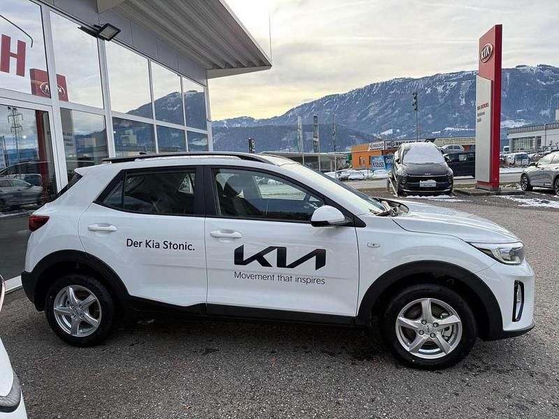 Neu Kia Stonic Silver 101 PS (74 kW) 2025 Weiß SUV