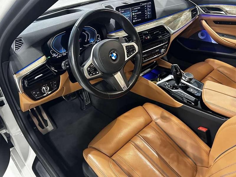 Gebraucht BMW 530e M Sport 258 PS (189 kW) 2019 Weiß Limousine