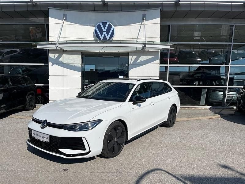 Neu VW Passat Sport 150 PS (110 kW) 2026 Weiss  normal Kombi
