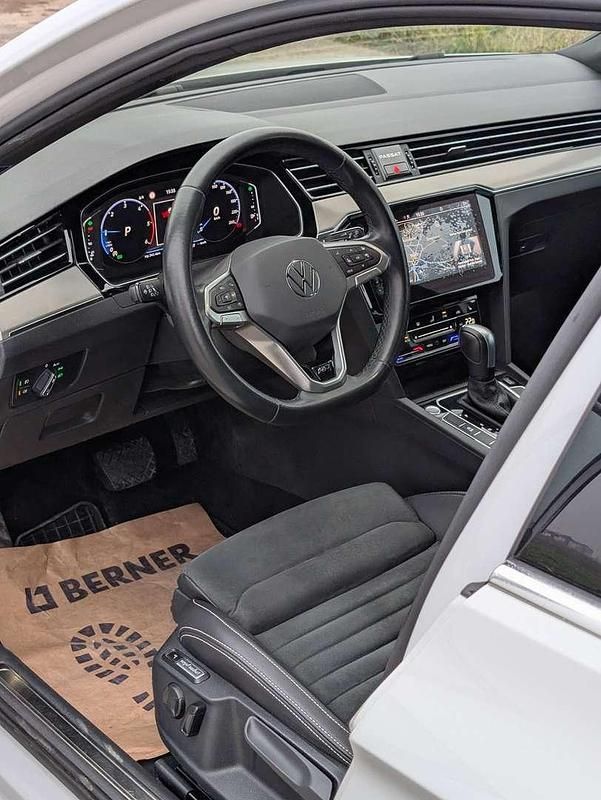 Gebraucht VW Passat R-line 150 PS (110 kW) 2021 Kombi