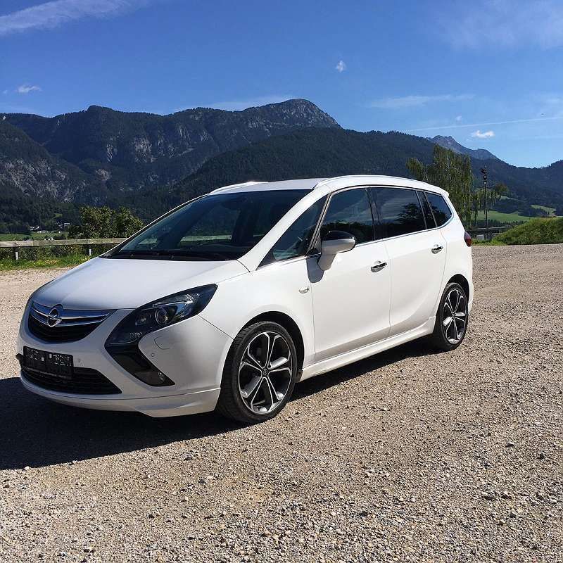 Opel zafira family