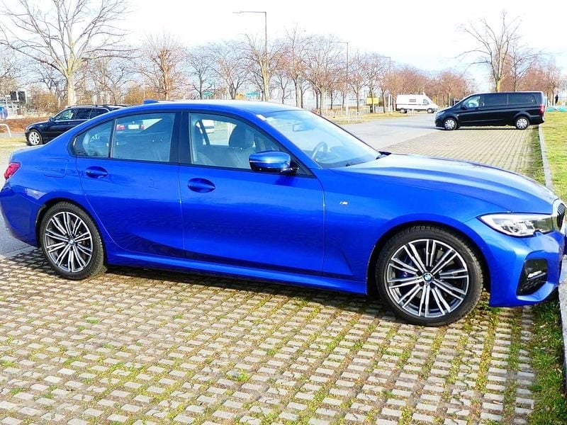 Gebraucht BMW 330 M Sport 258 PS (189 kW) 2019 Blau Limousine