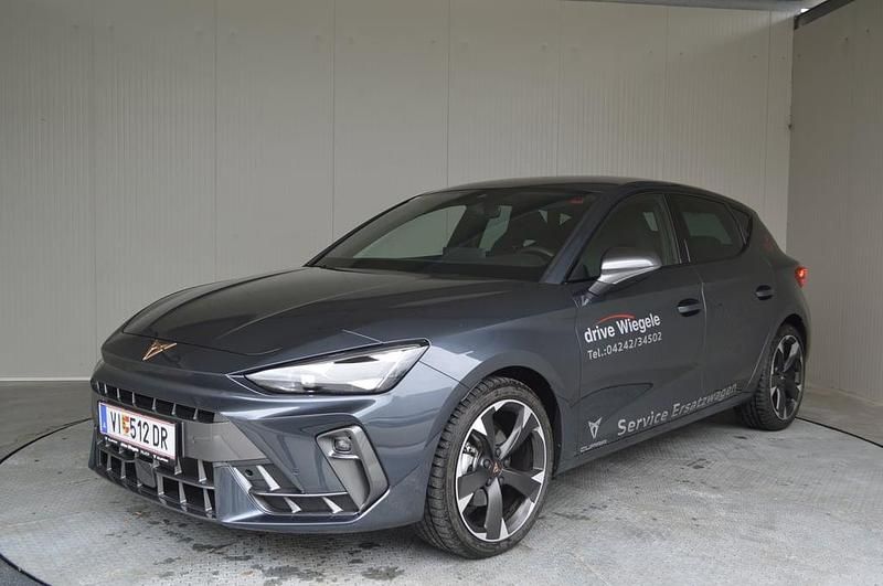 Neu Cupra Leon 150 PS (110 kW) 2025 Dunkelgrau  metallicperleffekt