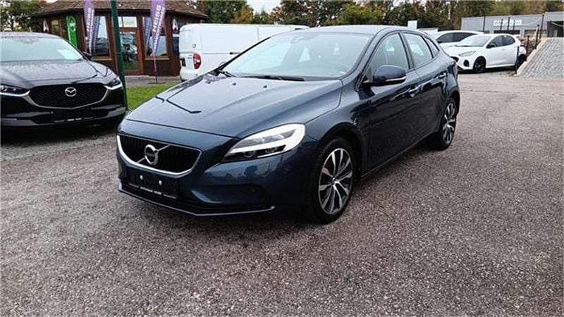 Blau Gebraucht 2019 Volvo V40 Kombi | € 14.990 (Teuer) - Bild 1/4
