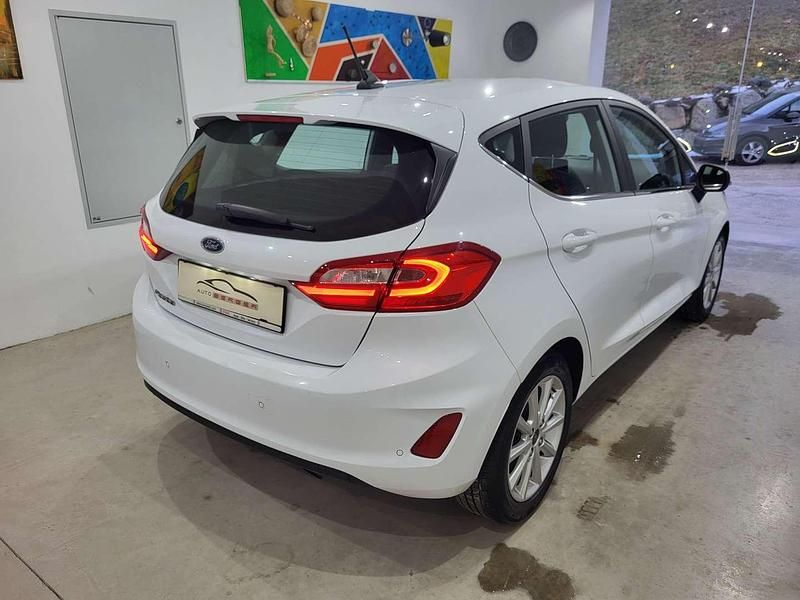 Gebraucht Ford Fiesta Titanium 86 PS (63 kW) 2018 Weiß Kleinwagen
