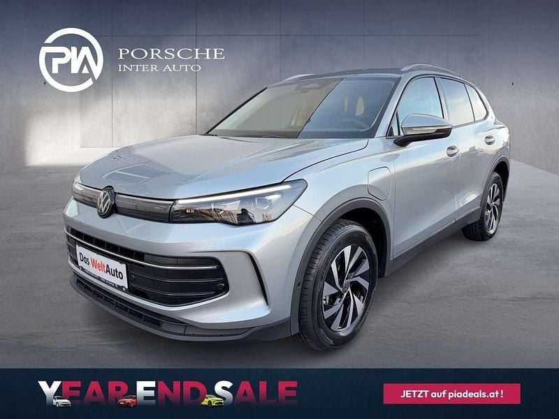 Silber Neu 2025 VW Tiguan SUV | € 42.950 (Superpreis) - Bild 1/4