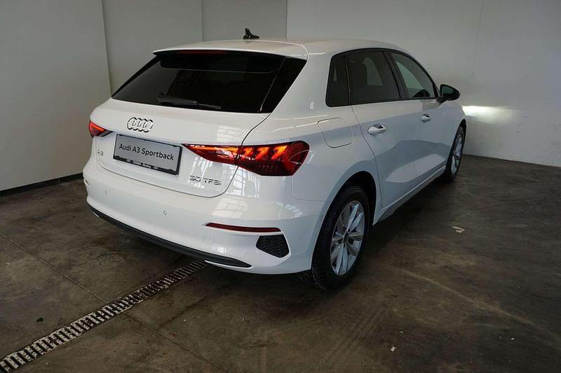 Gebraucht Audi A3 Ambiente 110 PS (80 kW) 2023 Weiss  normal Limousine