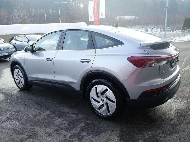 Gebraucht Audi Q4 Sportback e-tron Comfort 150 kW (204 PS) 2022 Silber SUV