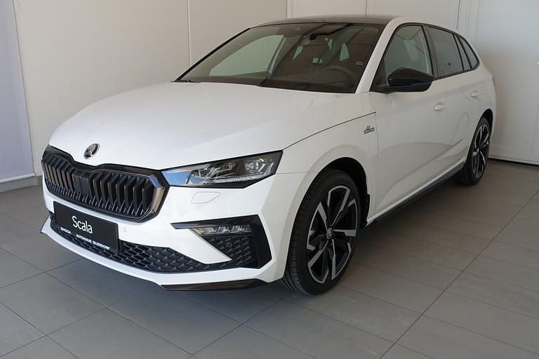 Weiss normal Neu 2025 Skoda Scala Monte Carlo Kleinwagen | € 27.990 (Etwas zu teuer) - Bild 1/4