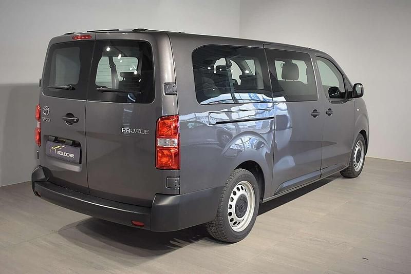 Gebraucht Toyota Proace Verso 144 PS (105 kW) 2022 Grau Kombi