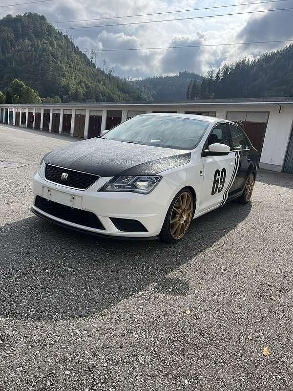 Gebraucht Seat Toledo Style 86 PS (63 kW) 2013 Weiß Kleinwagen