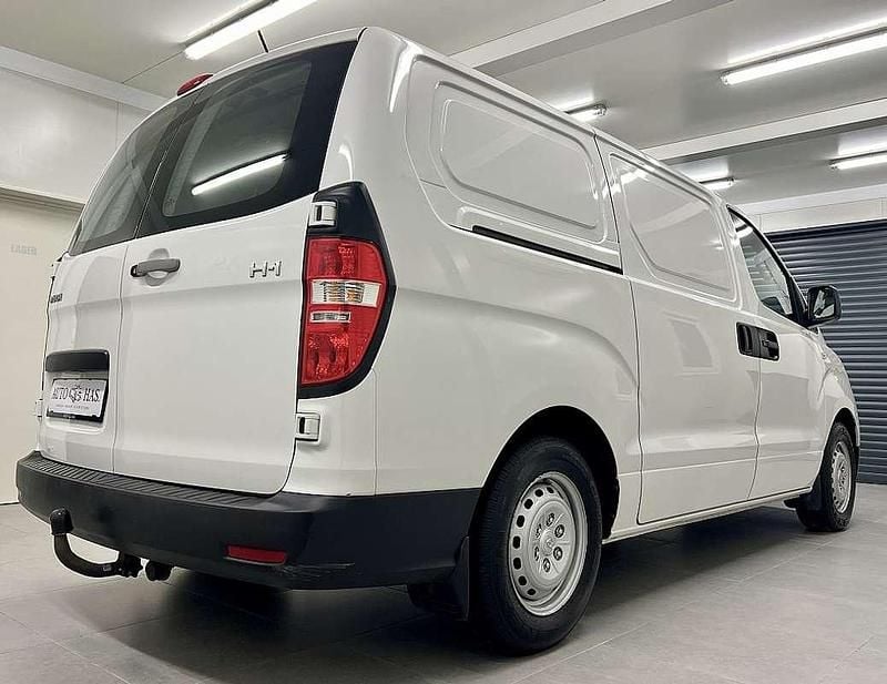 Gebraucht Hyundai H-1 116 PS (85 kW) 2017 Weiß Van / Kleinbus