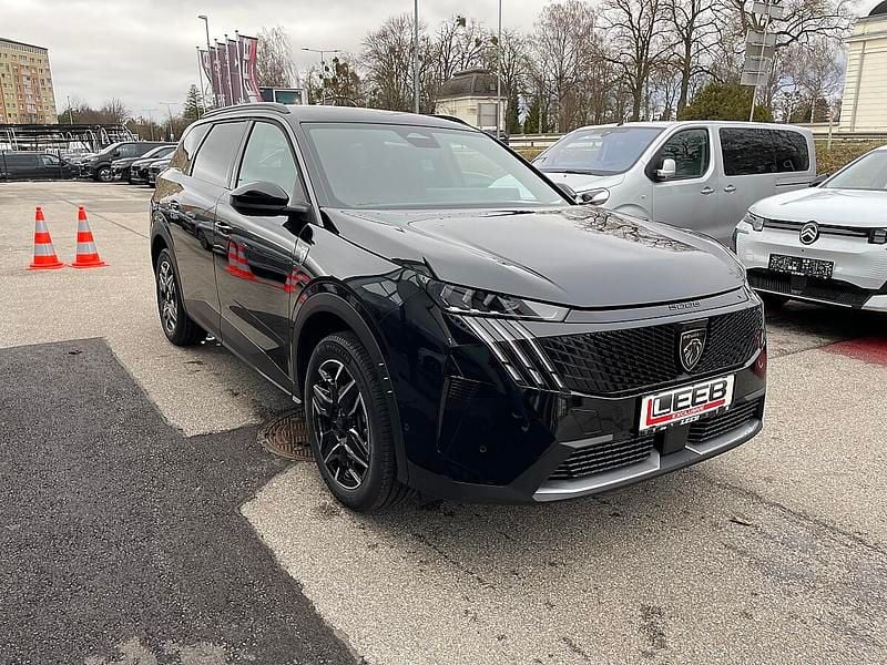 Neu Peugeot 5008 GT 146 PS (107 kW) 2025 Schwarz Van / Kleinbus