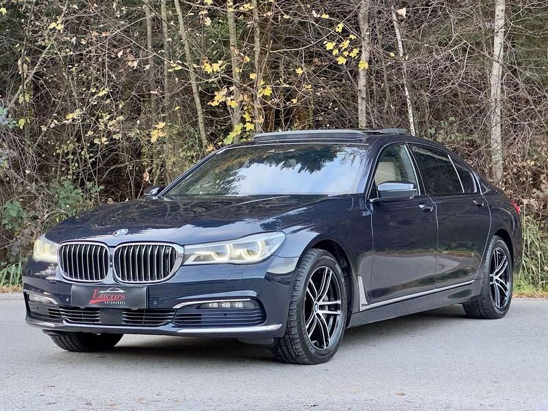 Blau Gebraucht 2017 BMW 730L Executive Limousine | € 28.790 - Bild 1/4