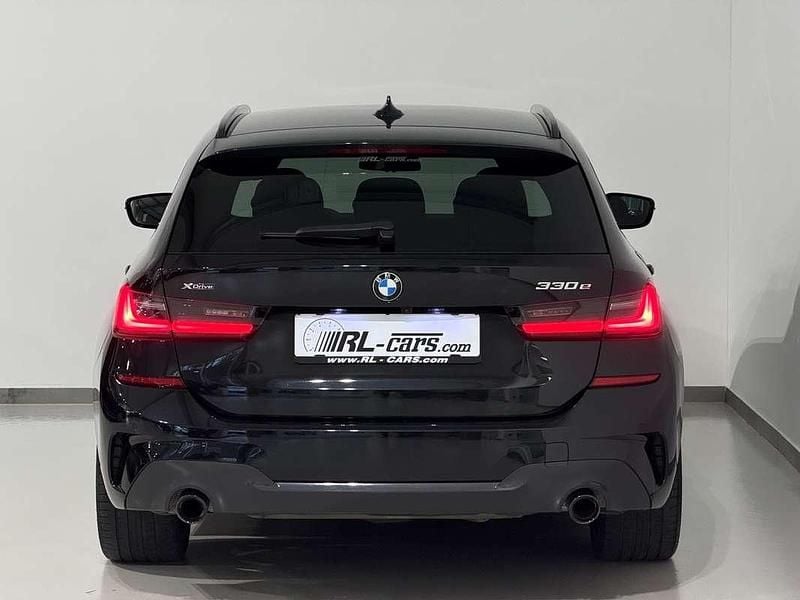 Gebraucht BMW 330e M Sport 292 PS (214 kW) 2021 Schwarz Kombi