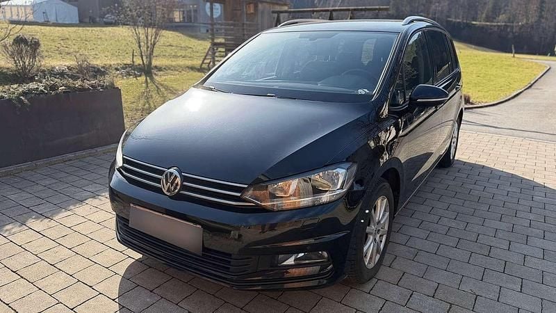 Gebraucht VW Touran Comfortline 110 PS (80 kW) 2016 Schwarz Van / Kleinbus