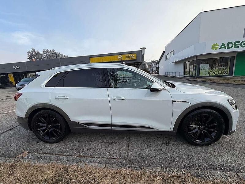 Gebraucht Audi e-tron Advanced Plus 300 kW (408 PS) 2019 Weiß SUV