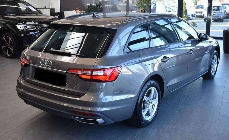 Gebraucht Audi A4 163 PS (119 kW) 2021 Grau Kombi