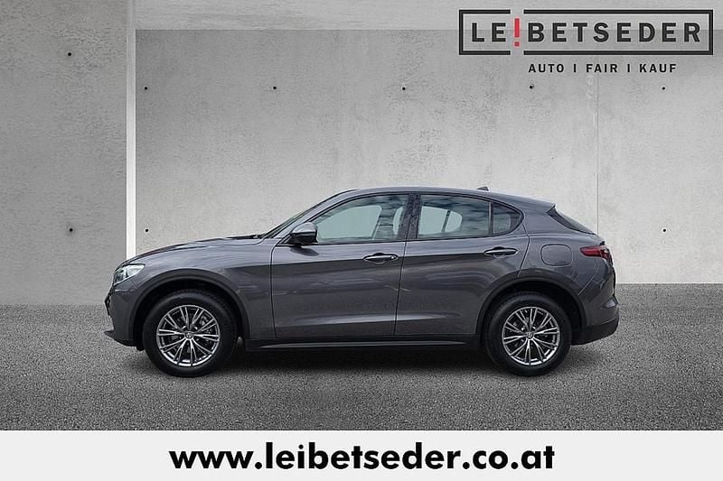 Gebraucht Alfa Romeo Stelvio Super 209 PS (153 kW) 2017 Grau SUV
