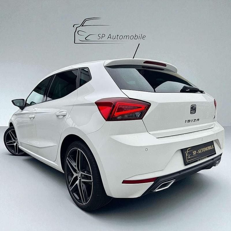 Weiß Gebraucht 2018 Seat Ibiza FR Limousine | € 10.499 (Fairer Preis) - Bild 1/4
