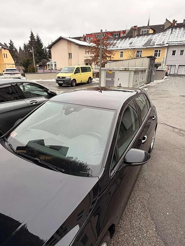 Gebraucht VW Golf Life 131 PS (96 kW) 2022 Schwarz Limousine