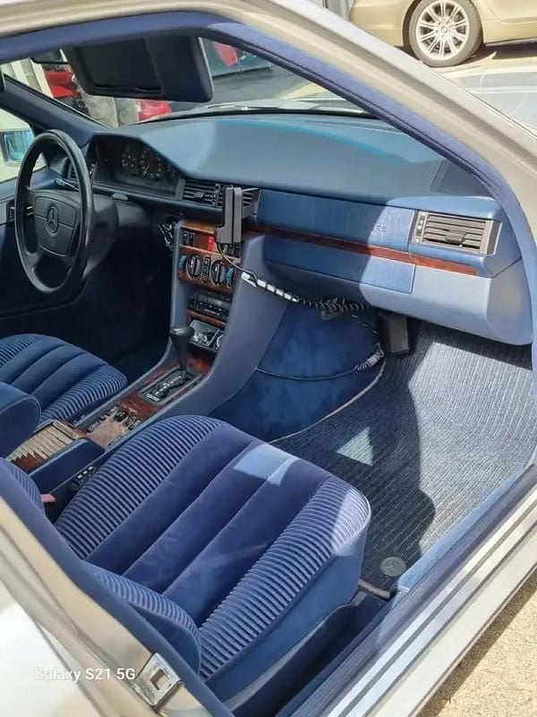 Gebraucht Mercedes E400 279 PS (205 kW) 1992 Silber