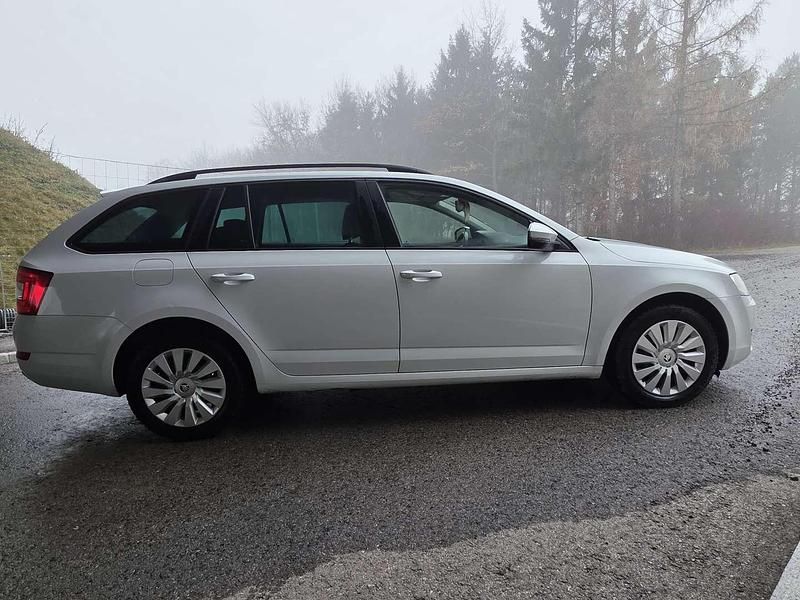 Gebraucht Skoda Octavia Style 150 PS (110 kW) 2017 Weiß Kombi