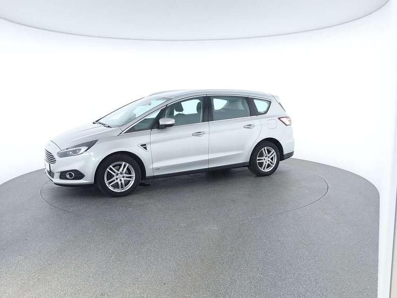 Gebraucht Ford S-MAX Titanium 190 PS (139 kW) 2019 Silber Van / Kleinbus
