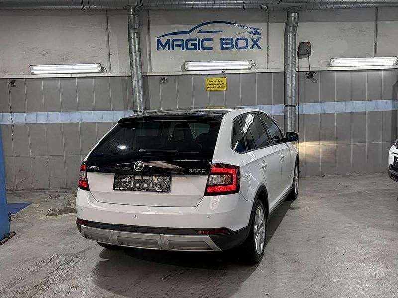 Gebraucht Skoda Rapid 90 PS (66 kW) 2016 Weiß Kleinwagen